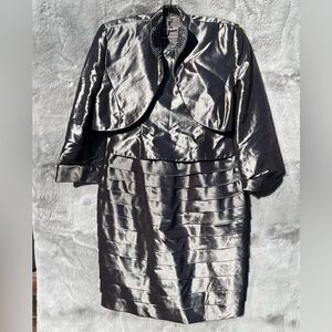 EUC Alyca Design Grey satin w/ beads Mother of the Bride/Groom dress Size 8